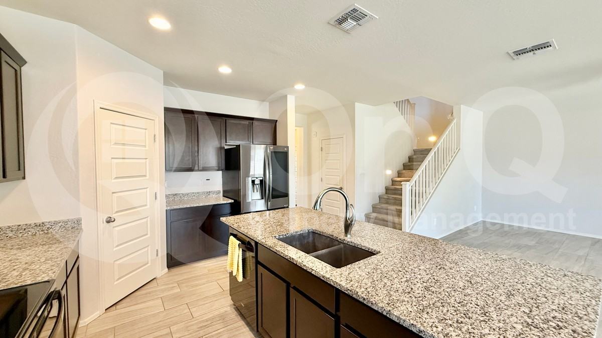 18172 W Via Del Sol - Photo 4 of 29