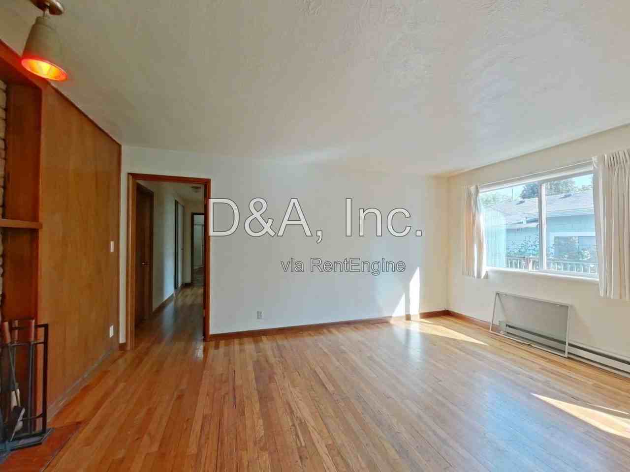 731 Nw 15th St - Photo 3 of 13