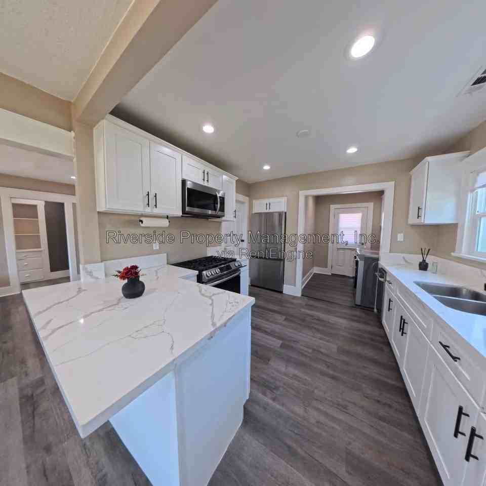 4379 Cover St - Photo 6 of 33