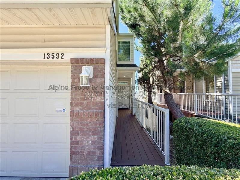 13592 Sw Mapleview Ln - Photo 2 of 43