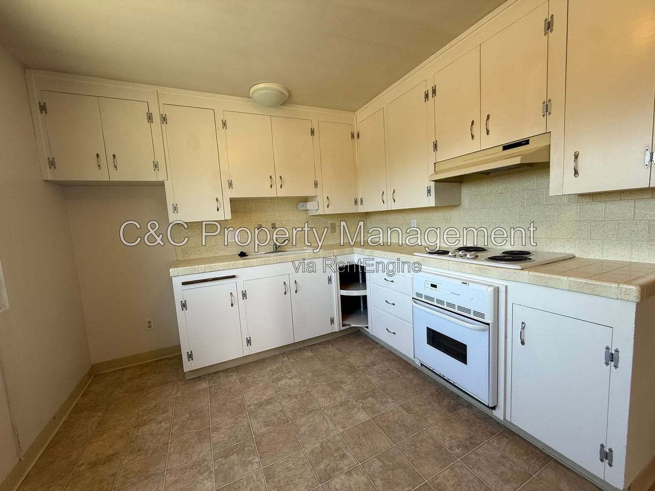 2001 David Ave #C - Photo 7 of 13
