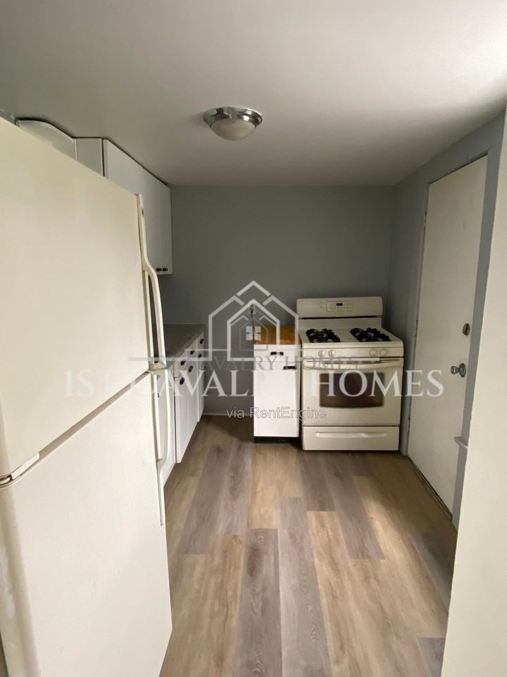 1383 Curtis St #2 - Photo 7 of 19