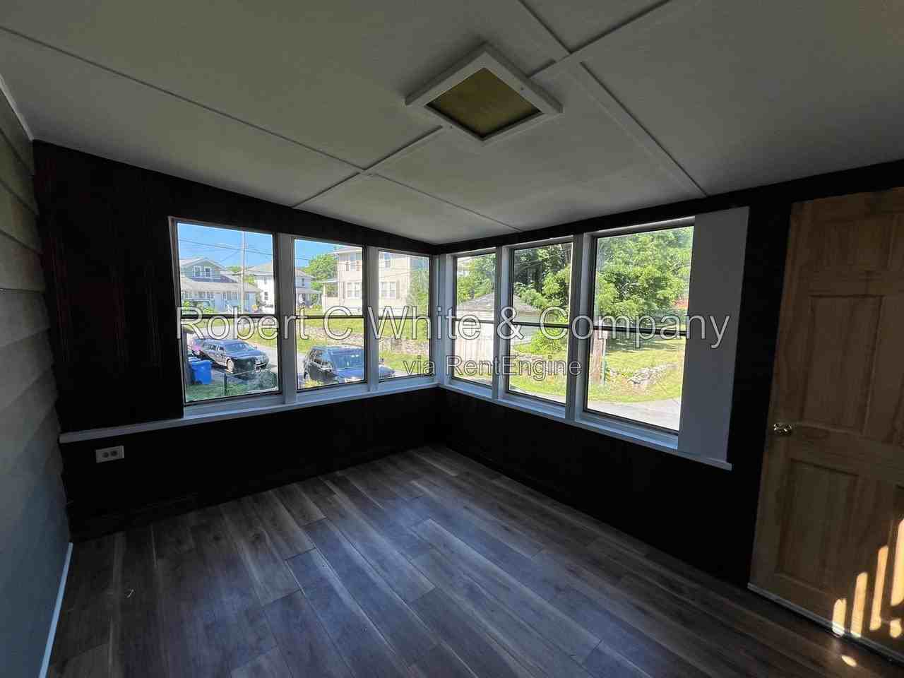 345 W Thames St #2 - Photo 4 of 8