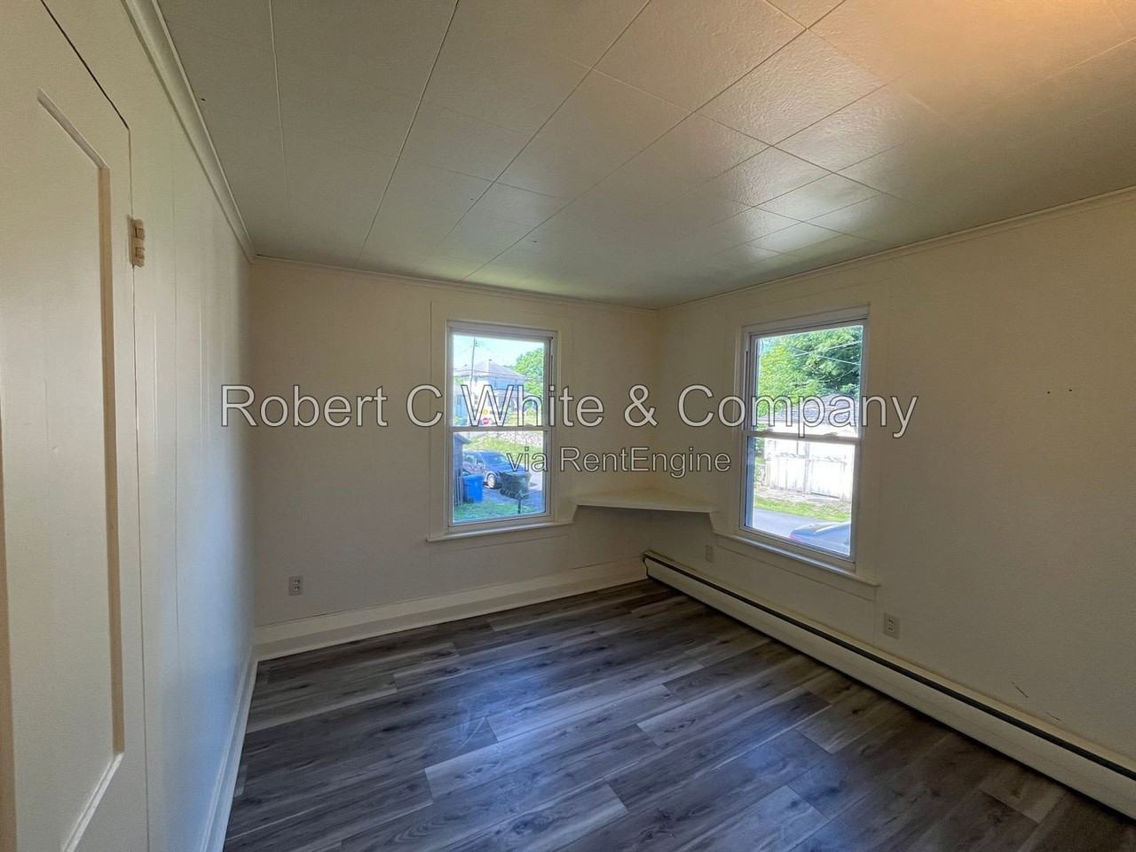 345 W Thames St #2 - Photo 6 of 8