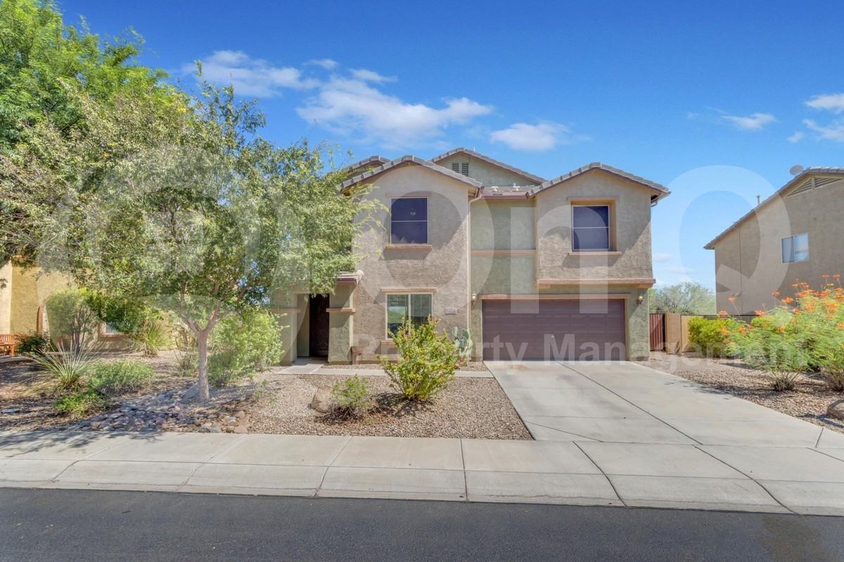 2561 N Hawthorn Dr - Photo 5 of 50