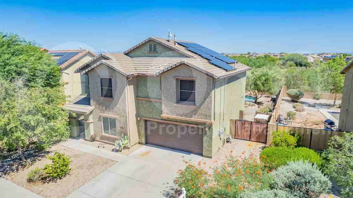 2561 N Hawthorn Dr - Photo 6 of 50
