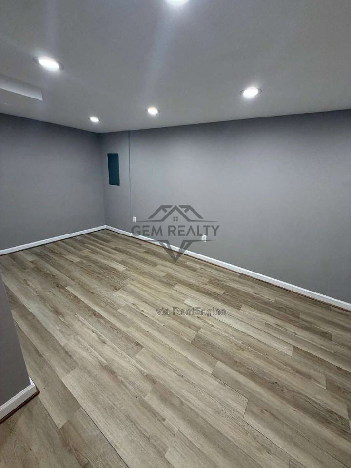 13506 Bentley Cir - Photo 5 of 19