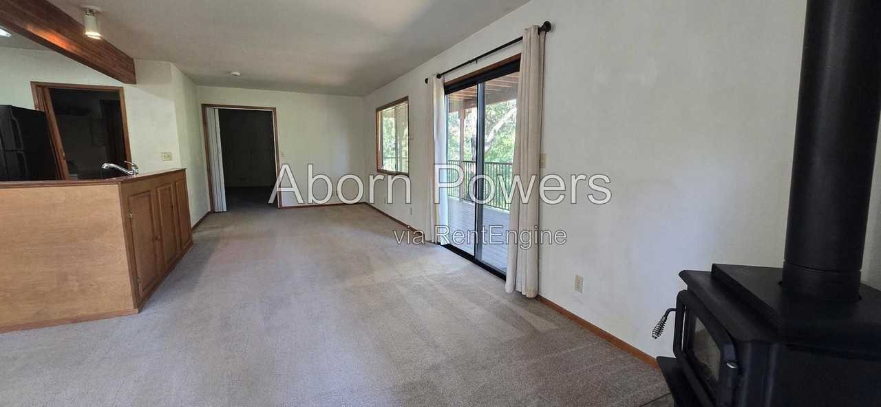 2787 Boardwalk St #B - Photo 2 of 13