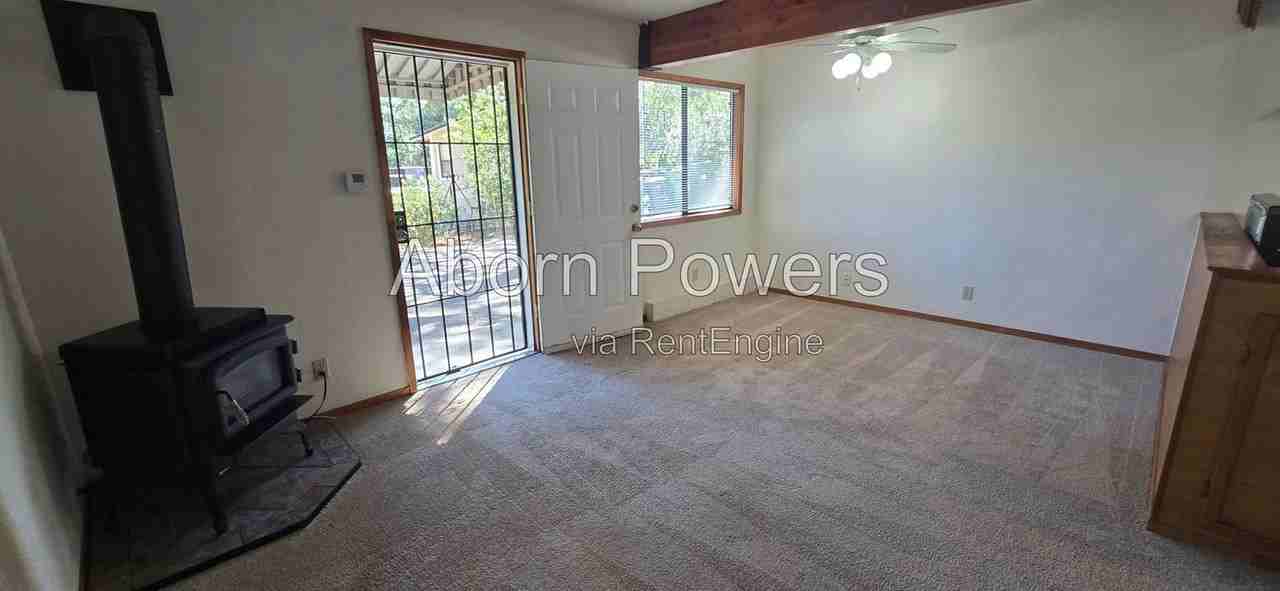2787 Boardwalk St #B - Photo 3 of 13