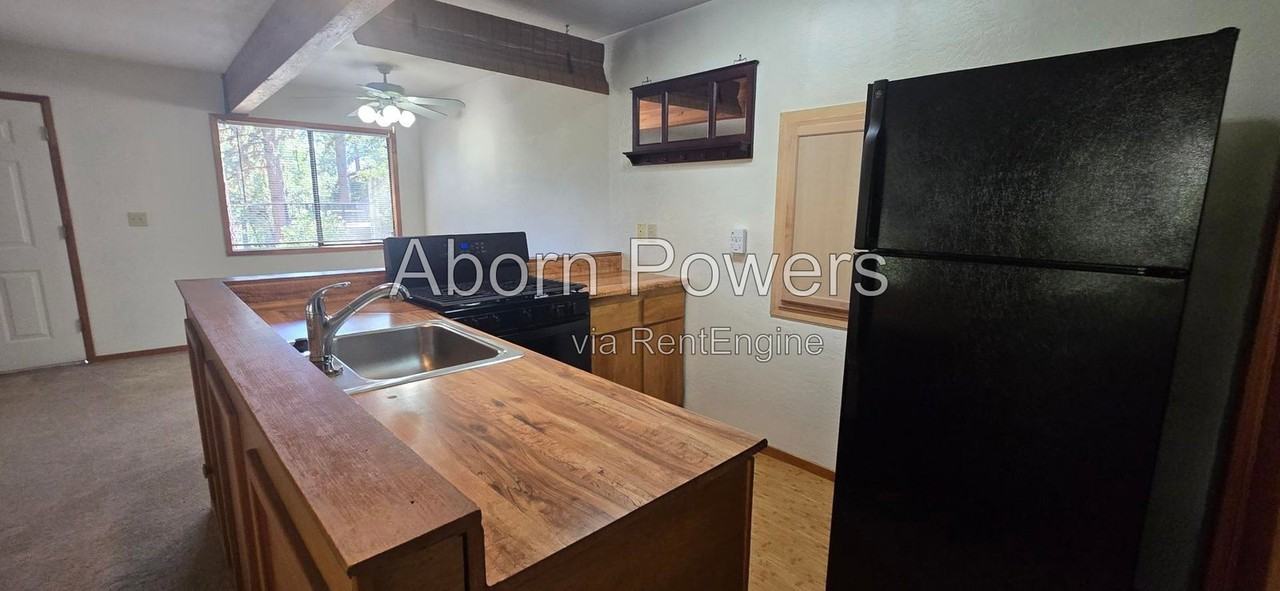 2787 Boardwalk St #B - Photo 4 of 13