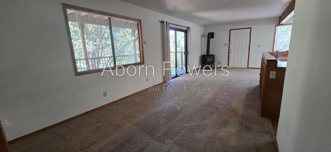 2787 Boardwalk St #B - Photo 6 of 13