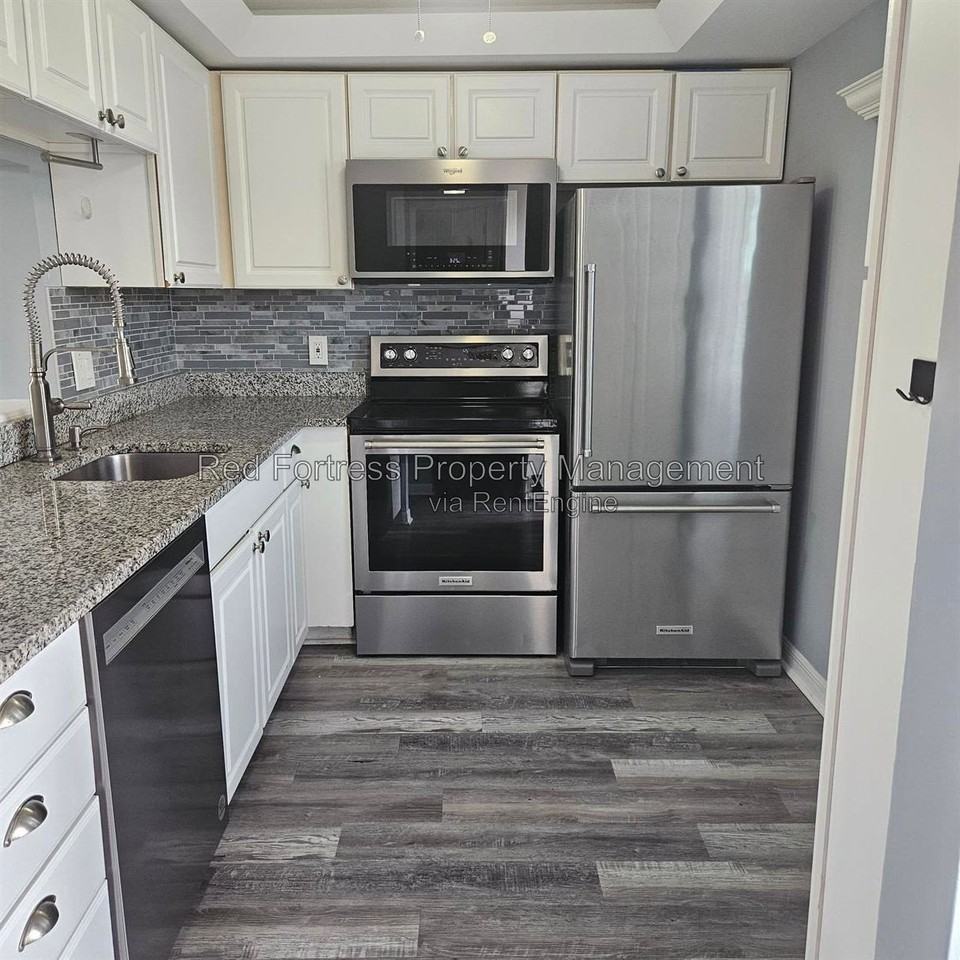 1660 Pine Valley Dr #104 - Photo 7 of 16