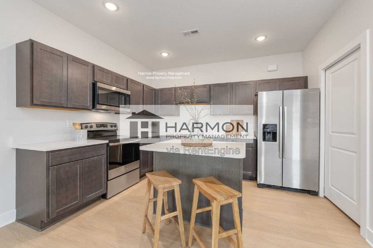 2112 N Reece St - Photo 3 of 15