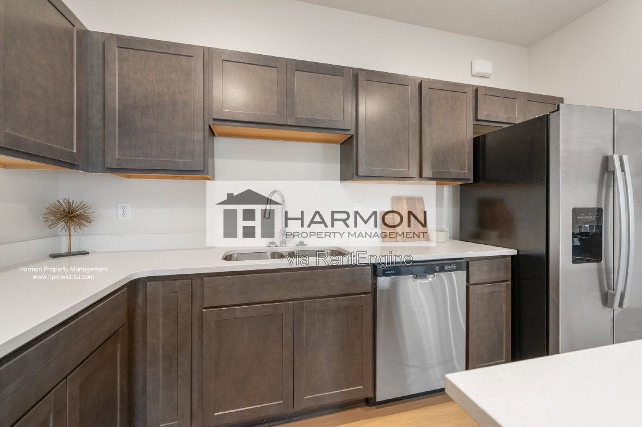 2112 N Reece St - Photo 5 of 15