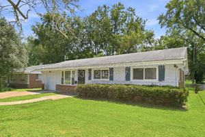 featured image of 840 Lebon Dr