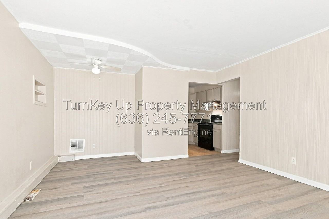 840 Lebon Dr - Photo 6 of 17