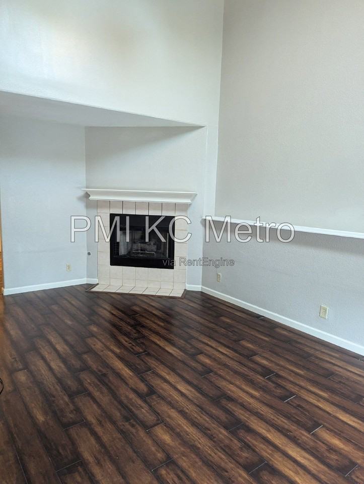 15811 E 20th St S - Photo 3 of 26
