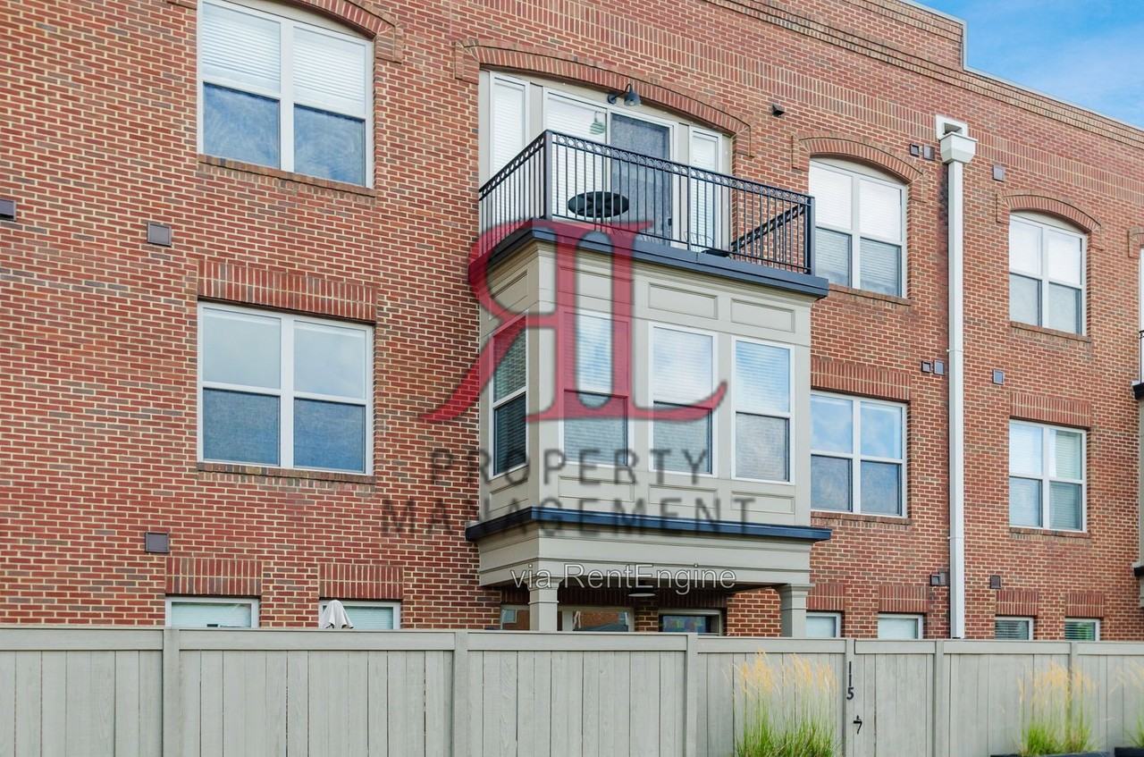 925 Ingleside Ave #215-215 - Photo 3 of 24