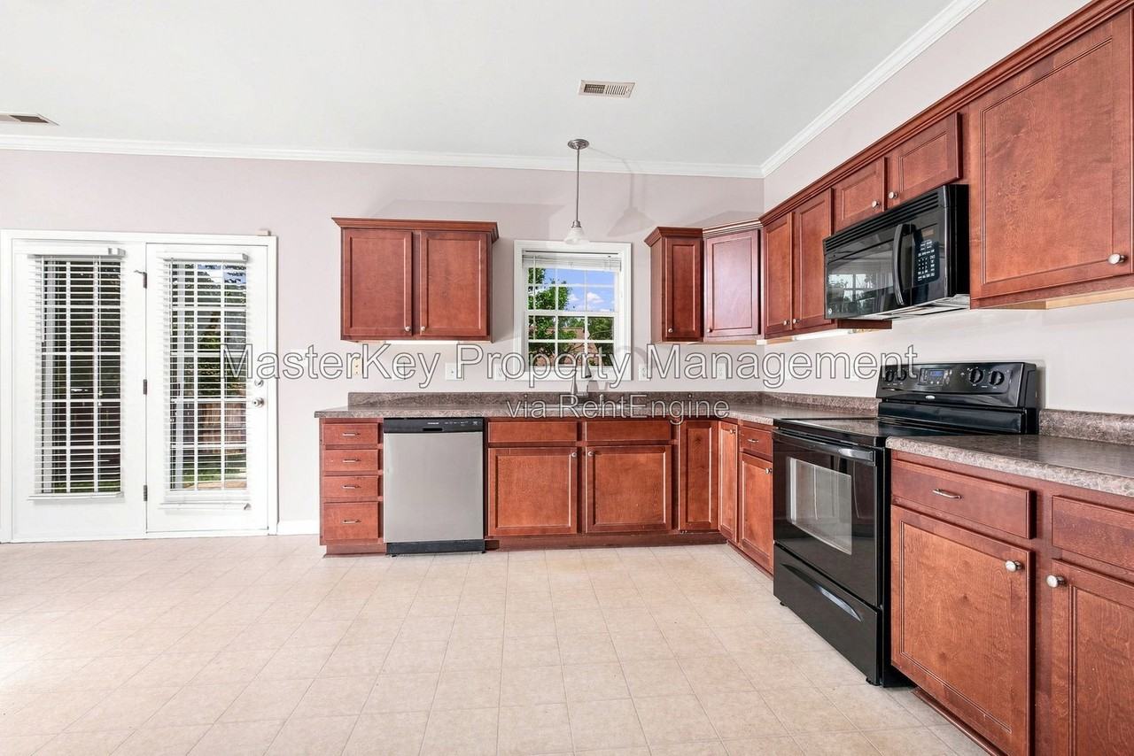 216 Citrine Ct - Photo 4 of 32