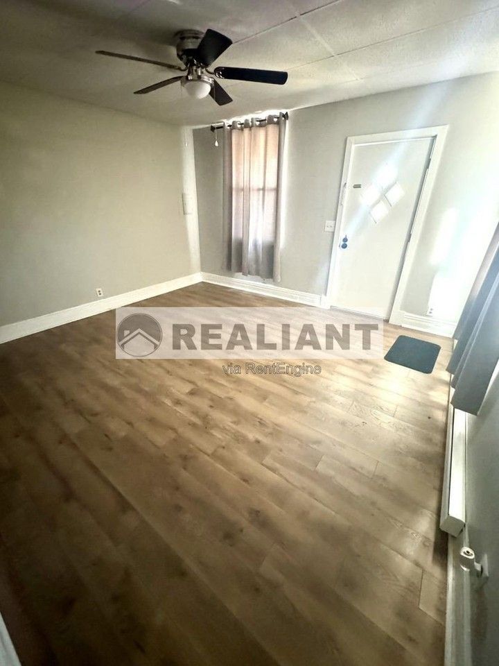 2227 Howell St #1 - Photo 4 of 14