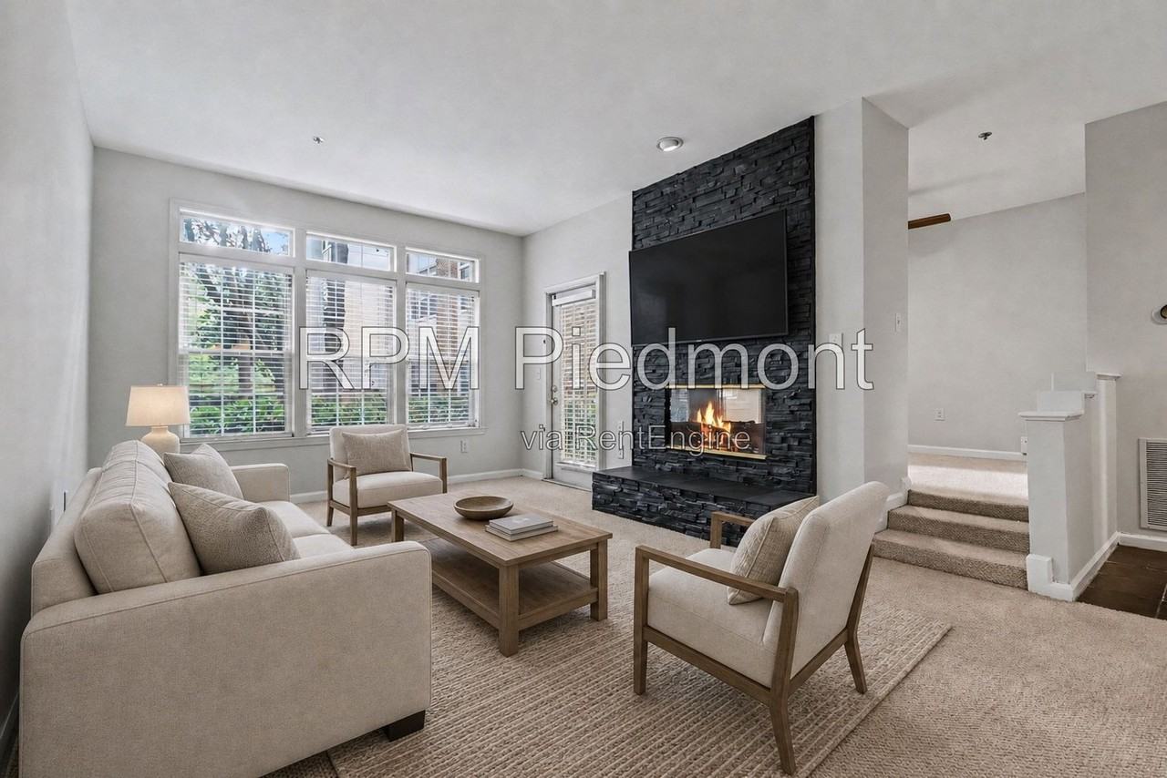 220 Renaissance Pkwy Ne #2122