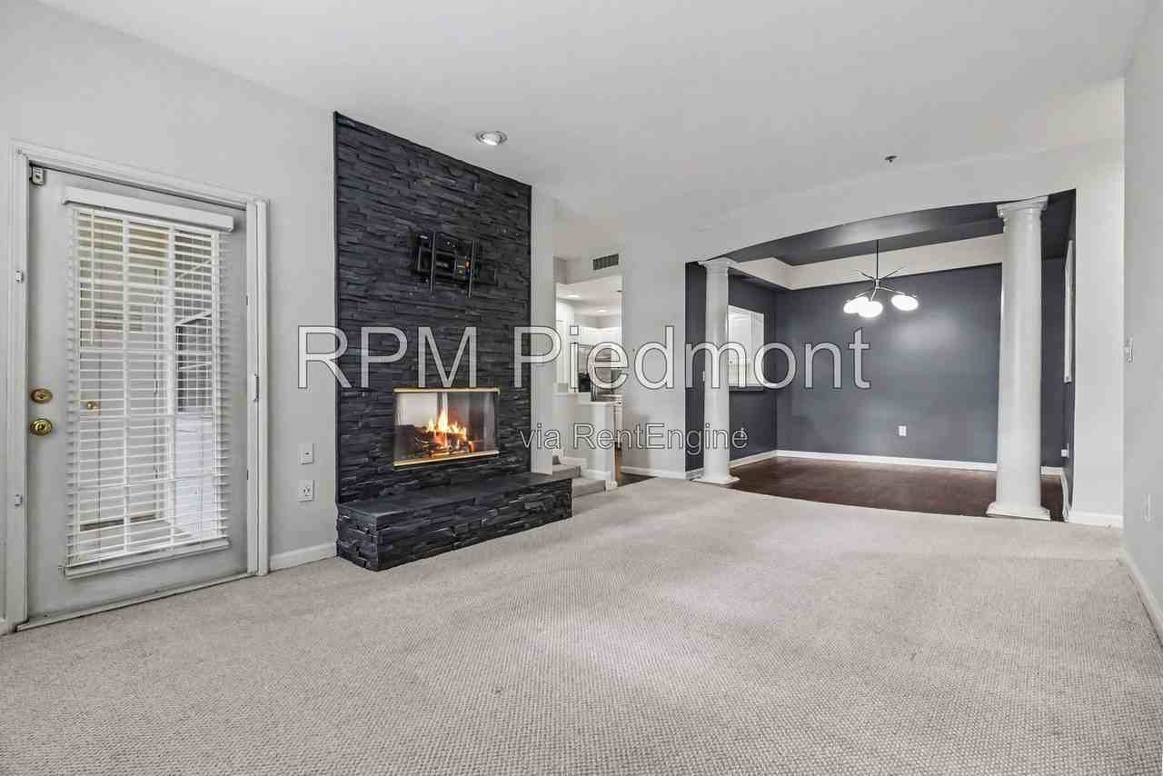 220 Renaissance Pkwy Ne #2122 - Photo 2 of 37