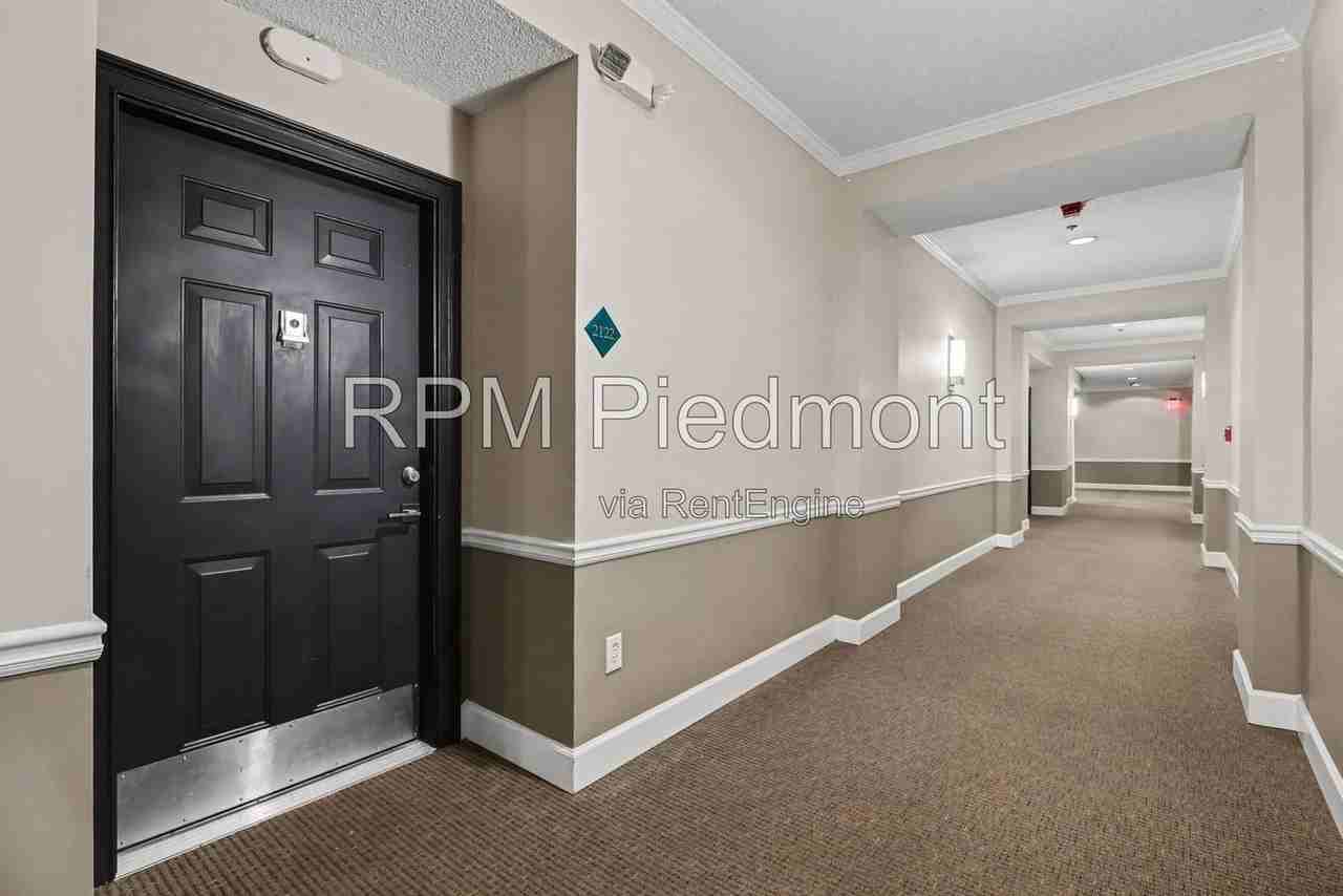 220 Renaissance Pkwy Ne #2122 - Photo 7 of 37