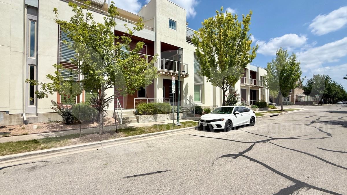 4707 Ruiz St - Photo 2 of 36