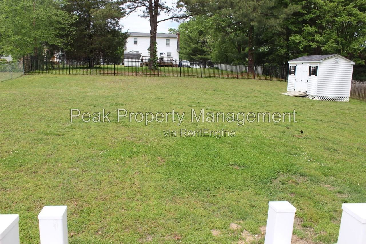 6452 Lakeway Dr - Photo 4 of 11