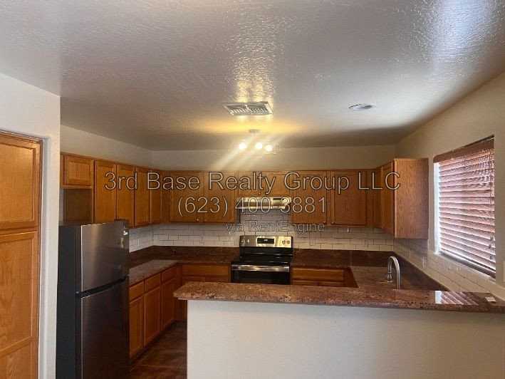 22593 W Solano Dr - Photo 2 of 18