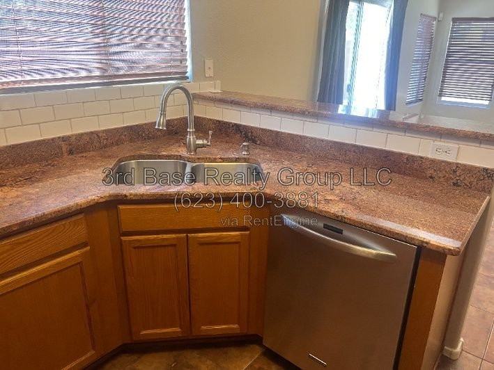 22593 W Solano Dr - Photo 3 of 18