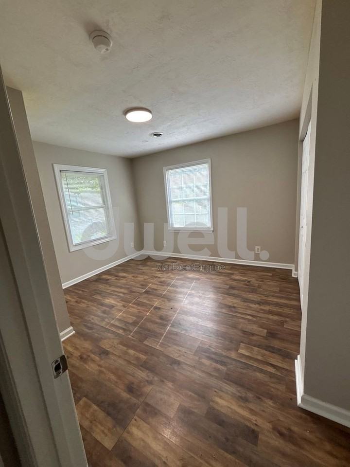 2445 Yates Dr - Photo 6 of 10