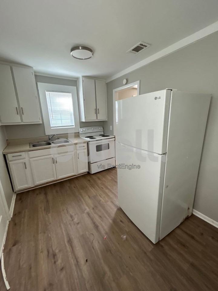 2545 Dover St - Photo 5 of 12