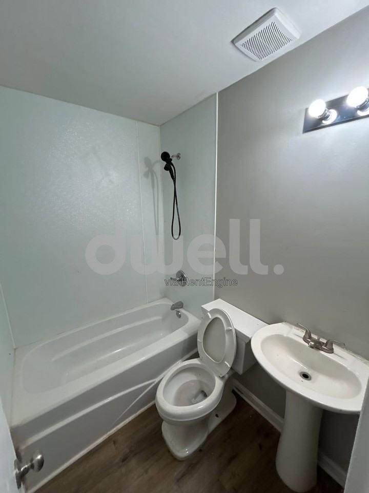 2545 Dover St - Photo 6 of 12