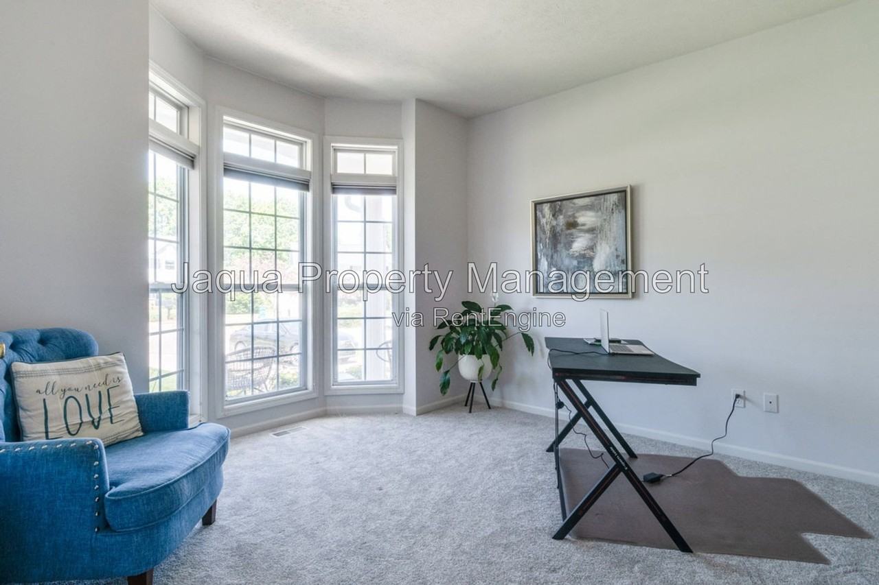 3397 Hampstead Ct - Photo 3 of 32