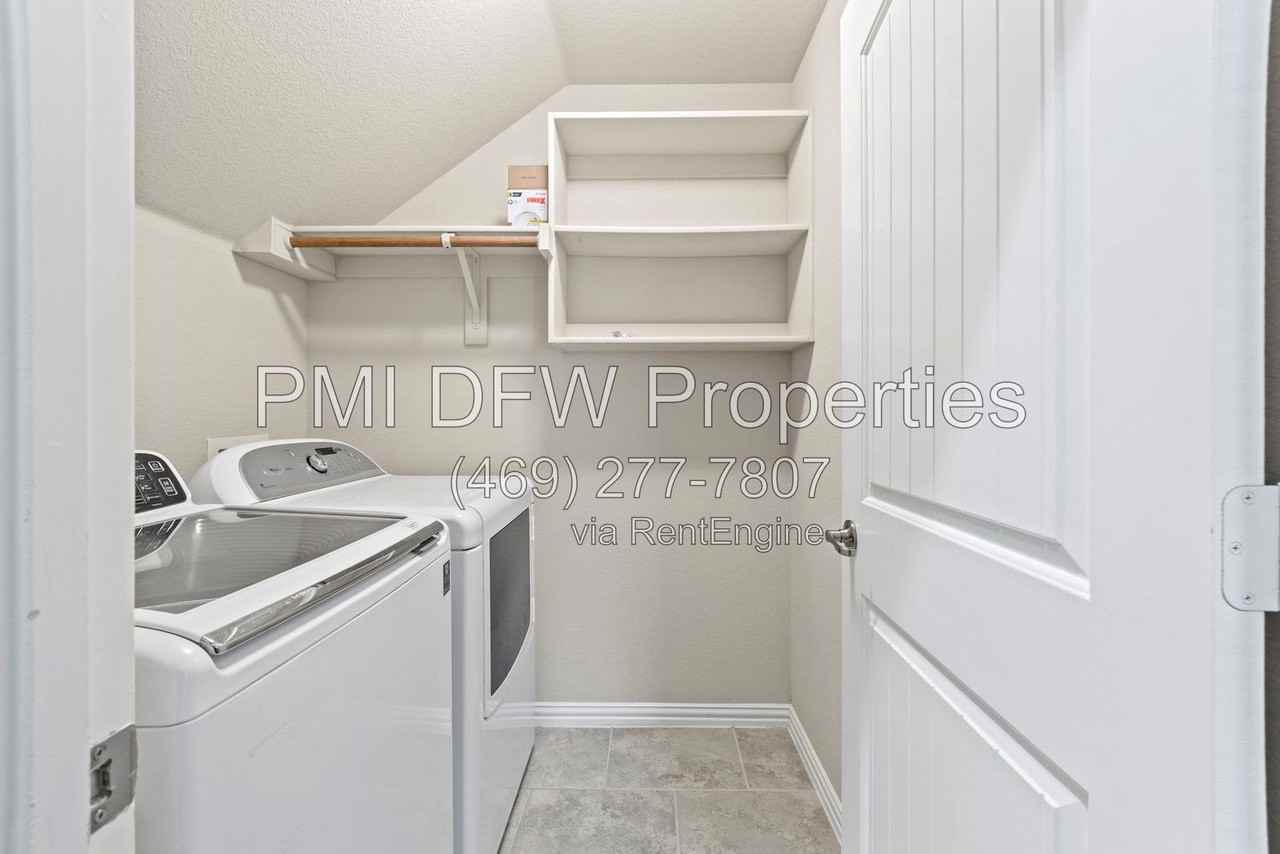 1624 Medina Ln - Photo 6 of 30