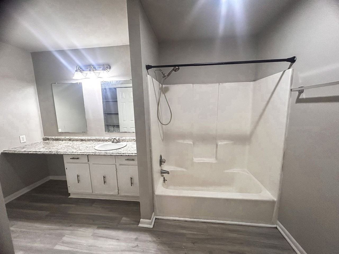212 Ridgewood Ave #212 - Photo 4 of 41