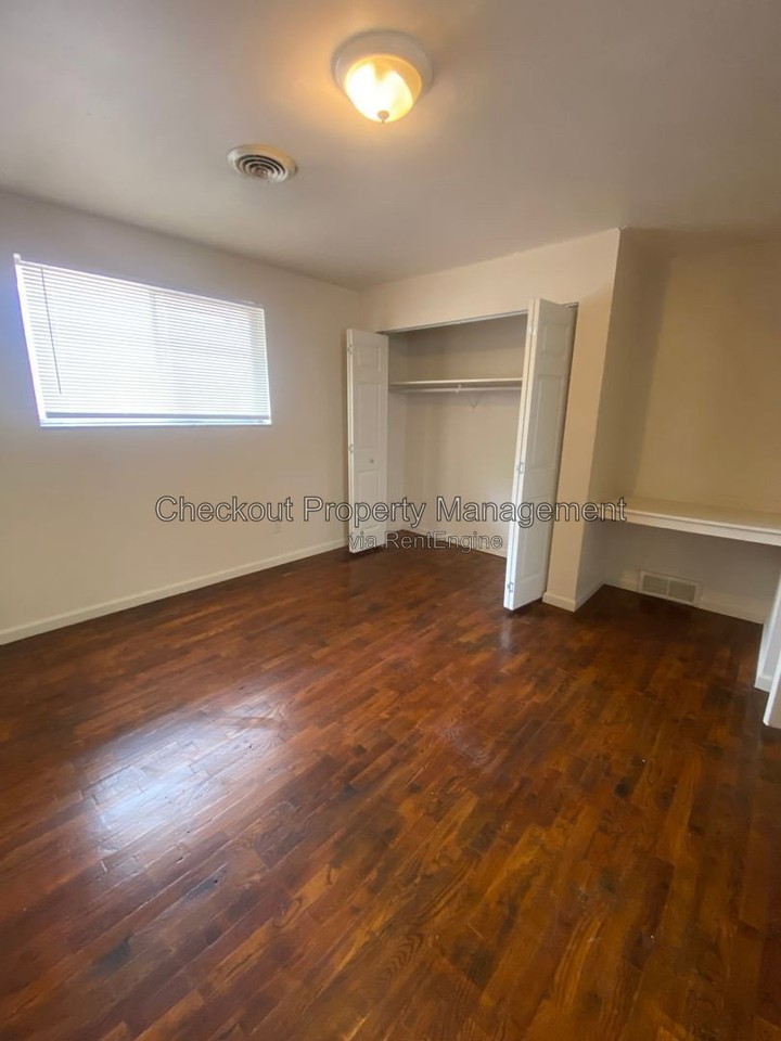 9931 Sloane Sq Apt C #C - Photo 4 of 7