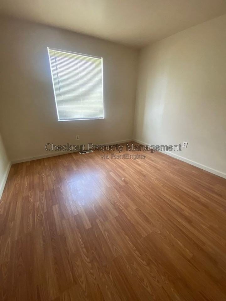 9969 Sloane Sq Apt A #A - Photo 4 of 5