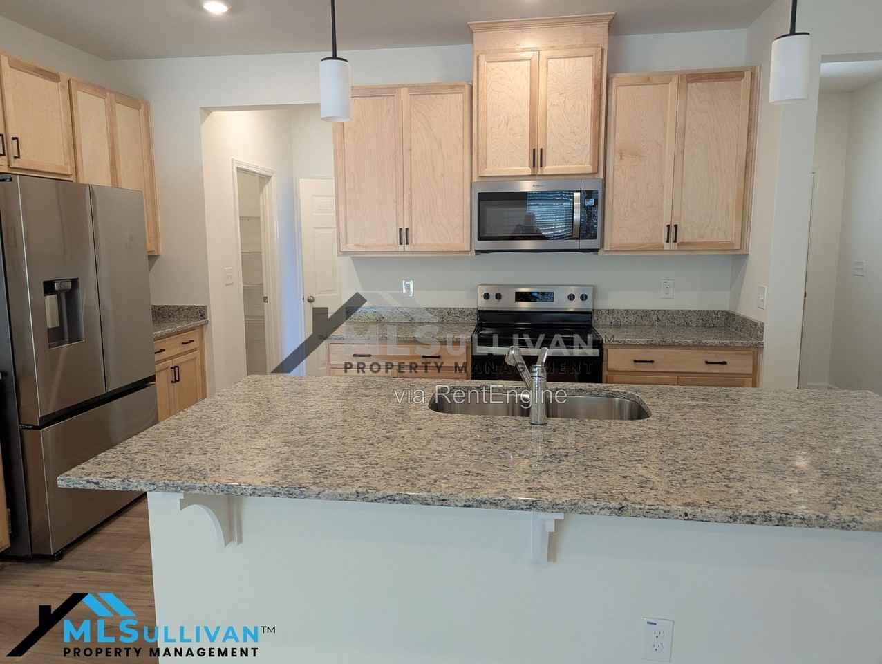 173 Cabernet Dr #1 - Photo 3 of 17