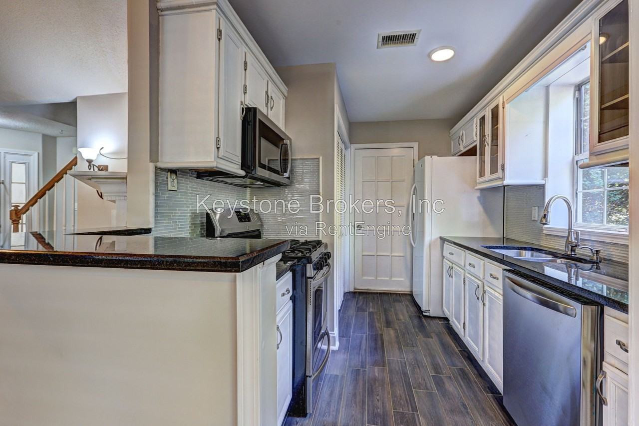 100 S Fairfield Dr - Photo 4 of 8