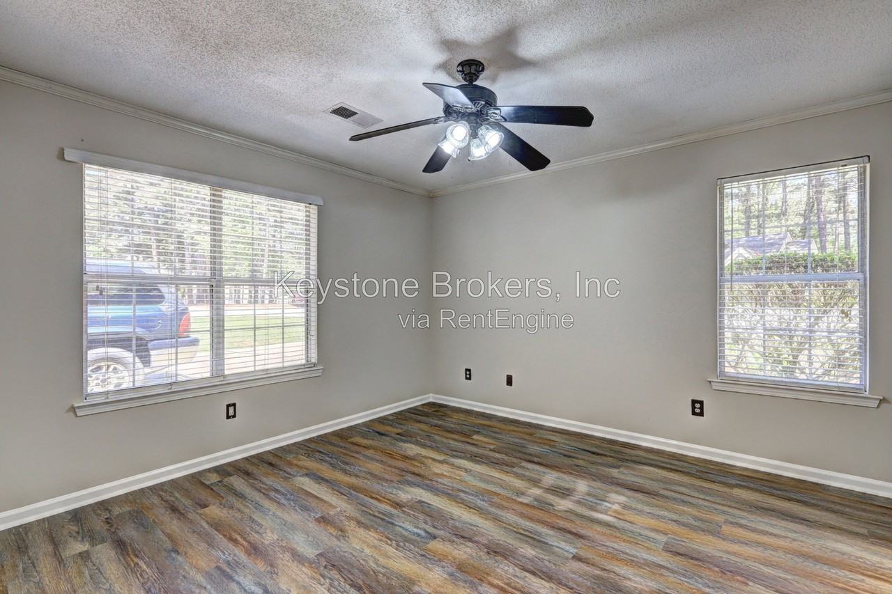 100 S Fairfield Dr - Photo 5 of 8