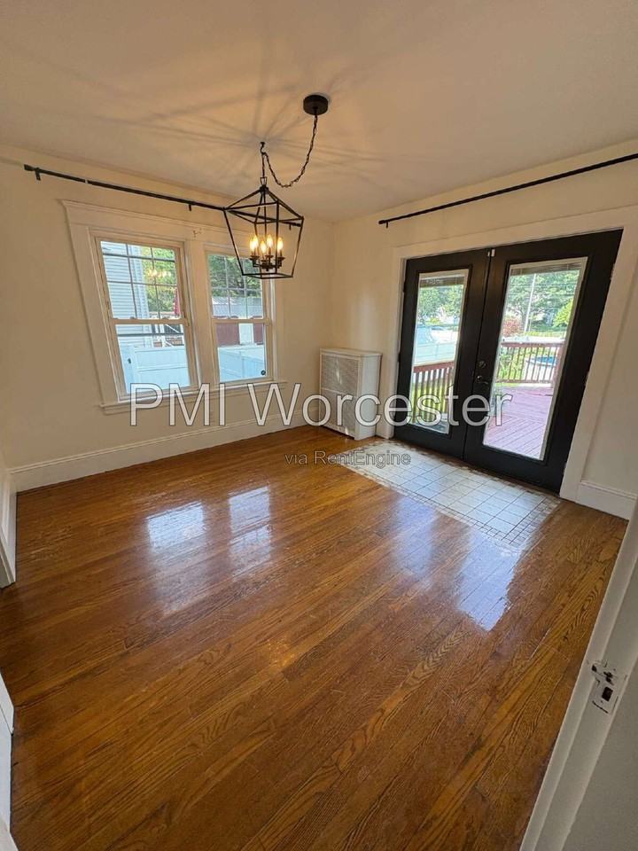 465 Chandler St - Photo 6 of 19