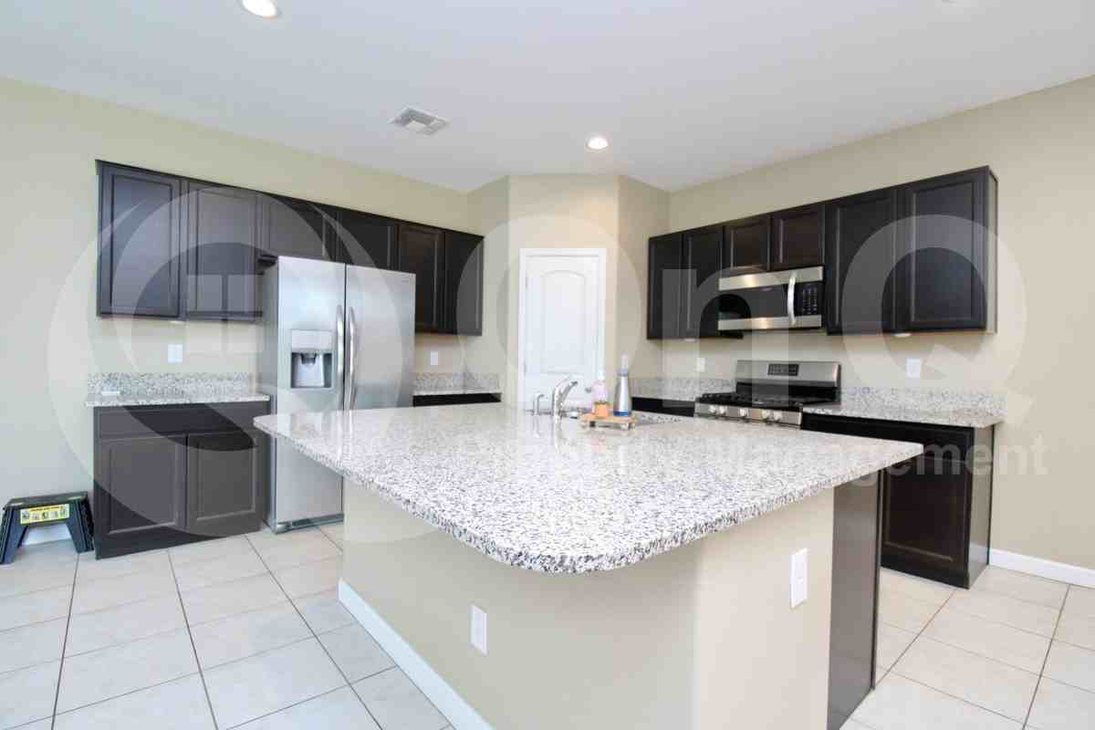 30425 W Picadilly Rd - Photo 3 of 19