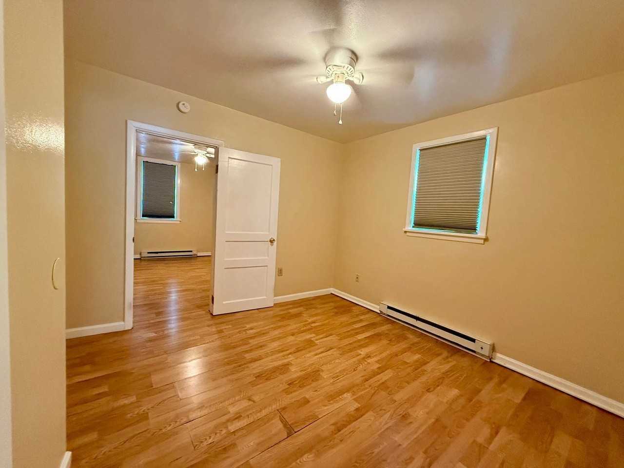 560 N Pine St #3 - Photo 7 of 17