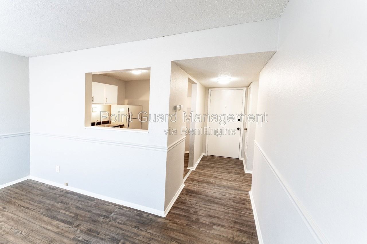 1430 Cambridge Pl #1430-11 - Photo 2 of 24