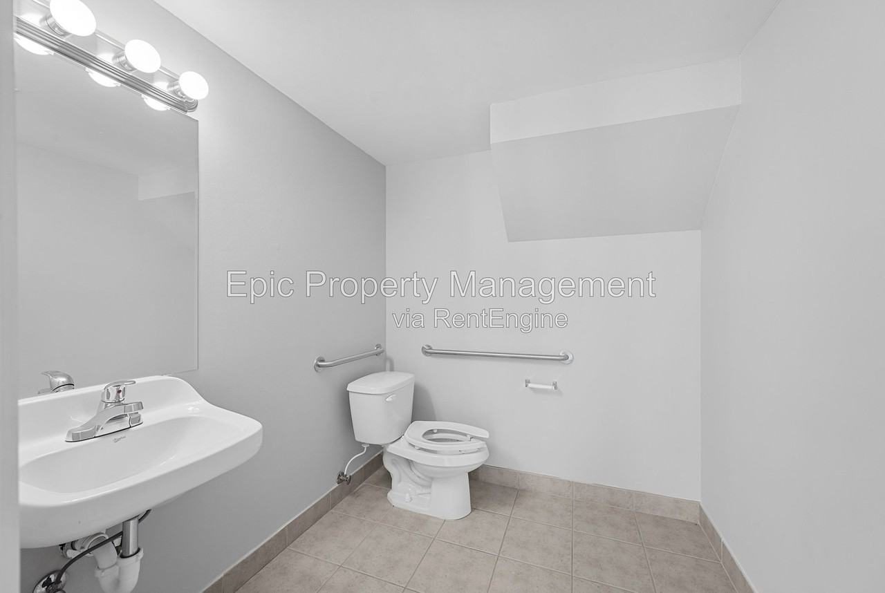 14196 Lakeside Blvd N - Photo 4 of 9