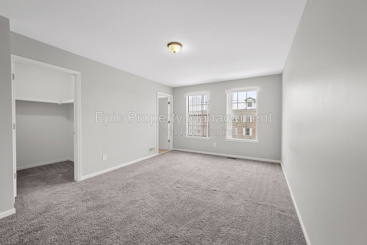 14196 Lakeside Blvd N - Photo 7 of 9