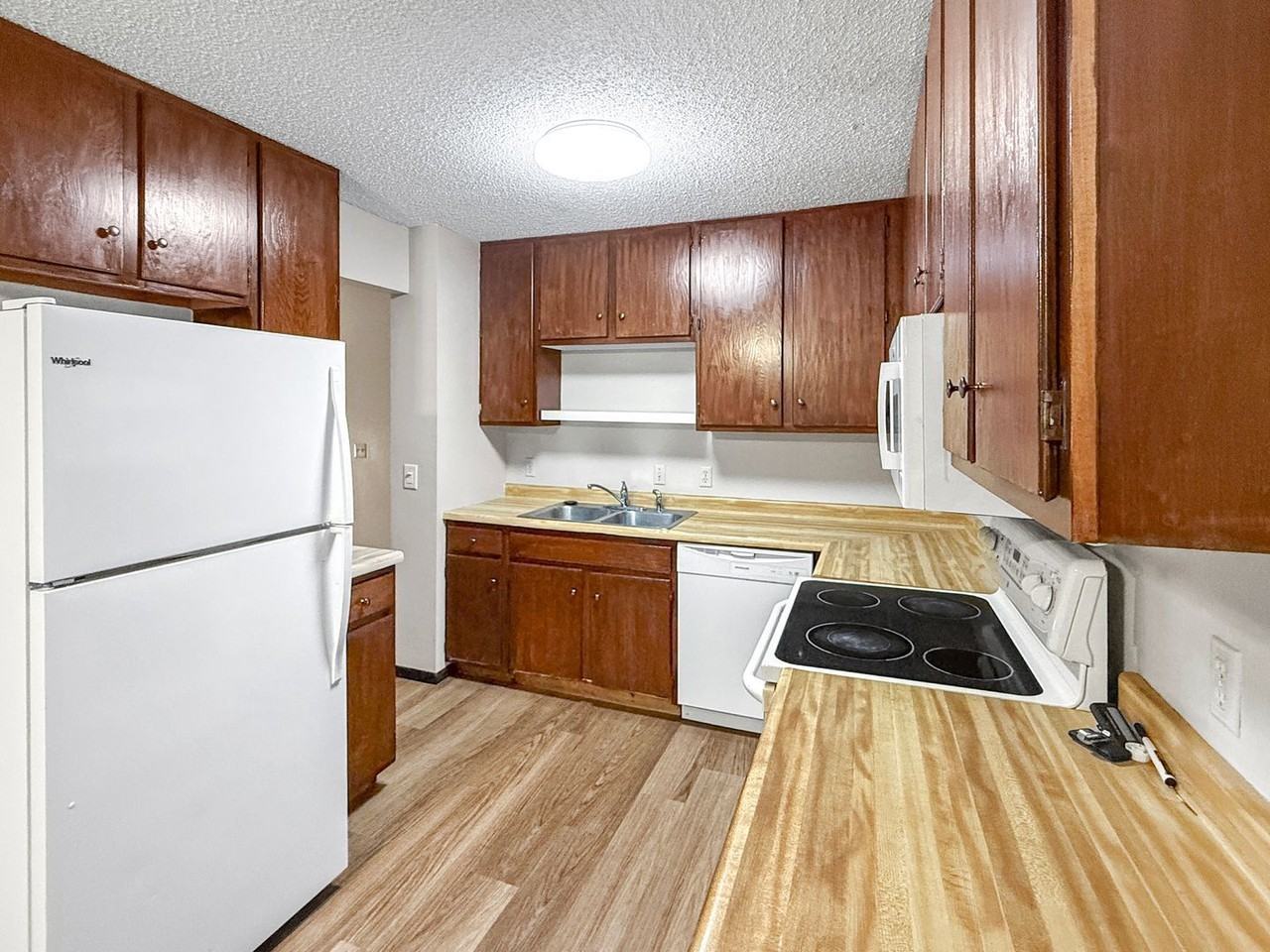 417 Butler Ave E #419 - Photo 6 of 20