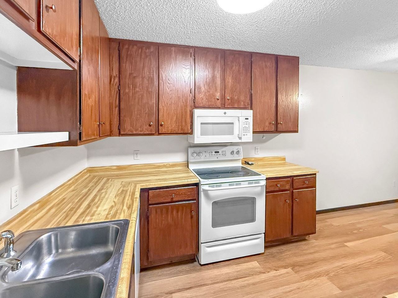 417 Butler Ave E #419 - Photo 7 of 20